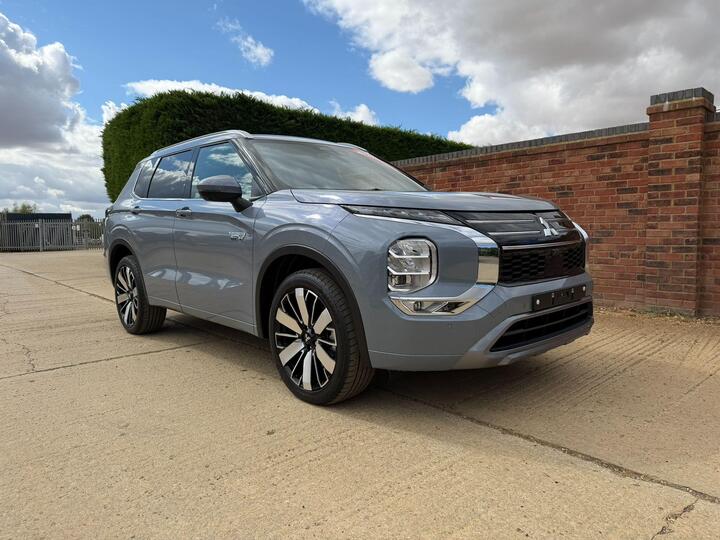Mitsubishi Outlander 2.4 22.7kWh Diamond CVT 4WD Euro 6 (s/s) 5dr