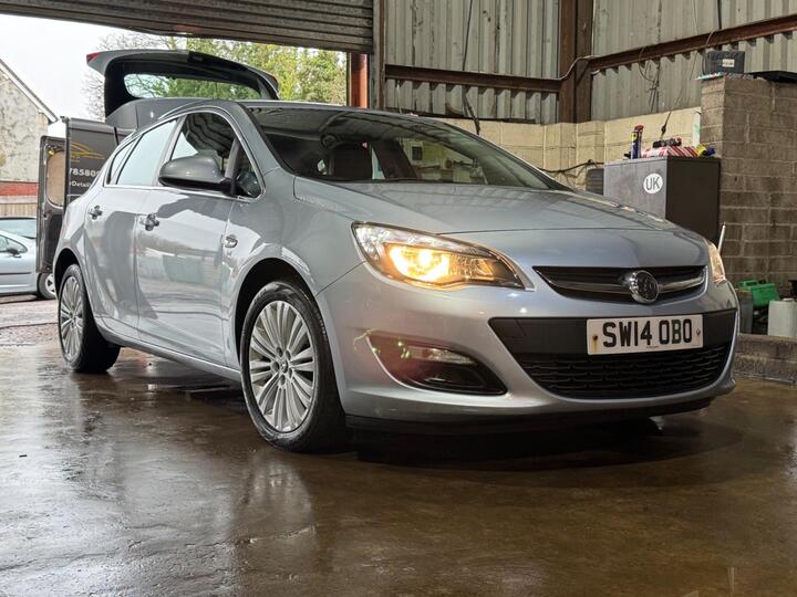 Vauxhall Astra 1.6 16v Excite Euro 5 5dr Vauxhall Astra 1.6 16v Excite Euro 5 5dr