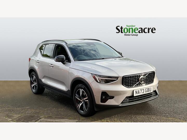 Volvo XC40 2.0 B3 MHEV Plus Dark DCT Auto Euro 6 (s/s) 5dr