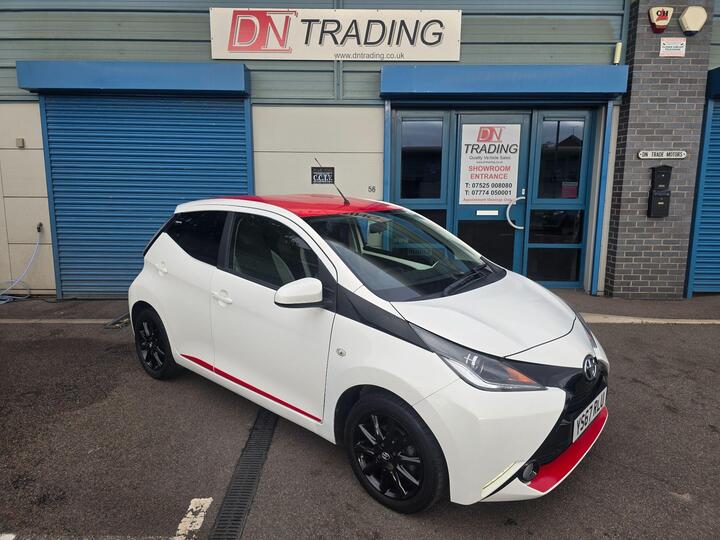 Toyota AYGO 1.0 VVT-i X-press Euro 6 5dr Toyota AYGO 1.0 VVT-i X-press Euro 6 5dr