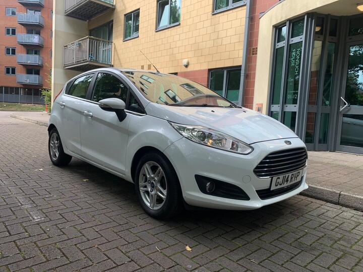 Ford Fiesta 1.0T EcoBoost Zetec Euro 5 (s/s) 5dr