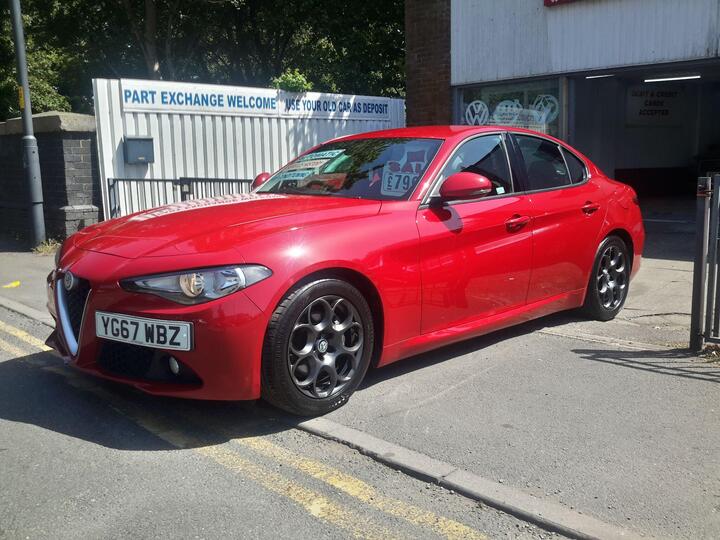 Alfa Romeo Giulia 2.0T Giulia Auto Euro 6 (s/s) 4dr Alfa Romeo Giulia 2.0T Giulia Auto Euro 6 (s/s) 4dr