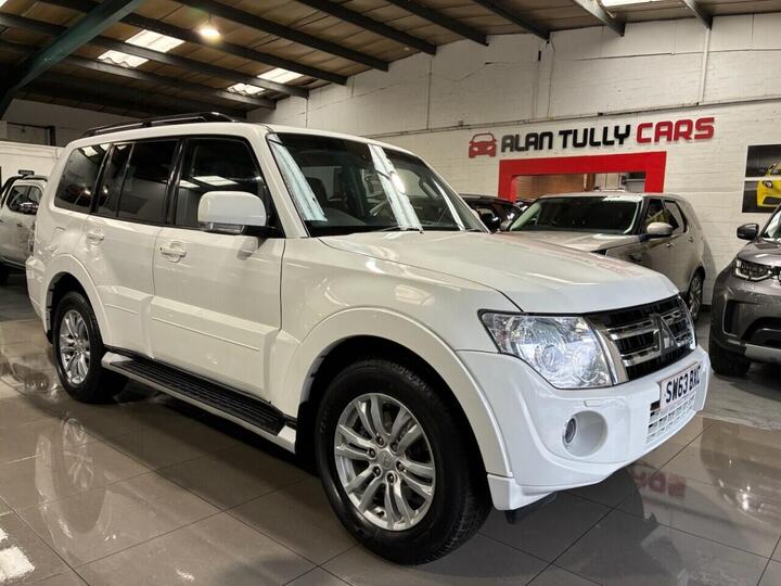 Mitsubishi SHOGUN 3.2 DI-DC SG3 Auto 4WD Euro 5 5dr LWB Mitsubishi SHOGUN 3.2 DI-DC SG3 Auto 4WD Euro 5 5dr LWB