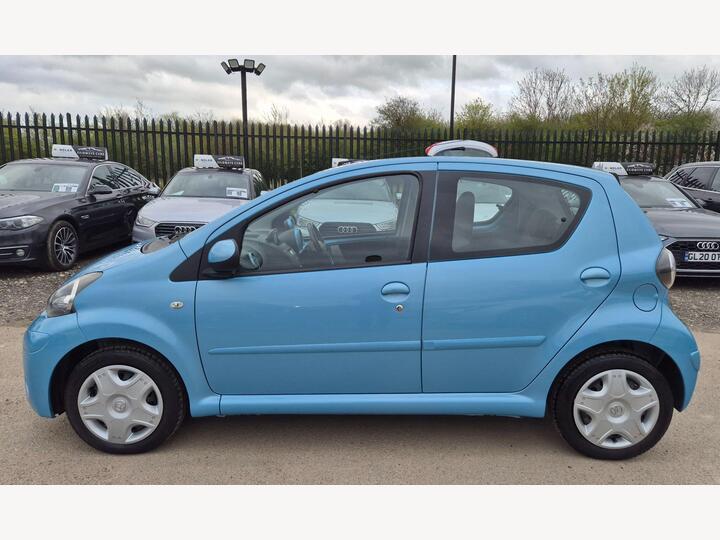 Toyota AYGO 1.0 VVT-i Move MultiMode Euro 5 5dr