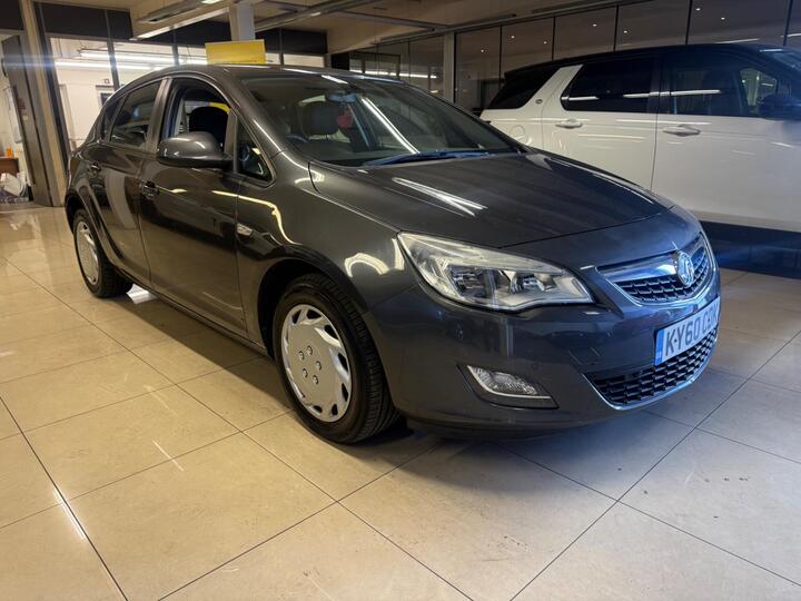 Vauxhall Astra 1.6 16v Exclusiv Auto Euro 5 5dr Vauxhall Astra 1.6 16v Exclusiv Auto Euro 5 5dr