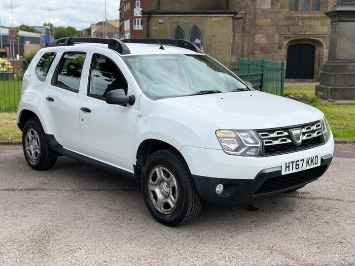 Dacia Duster 1.6 SCe Ambiance 4WD Euro 6 (s/s) 5dr Dacia Duster 1.6 SCe Ambiance 4WD Euro 6 (s/s) 5dr