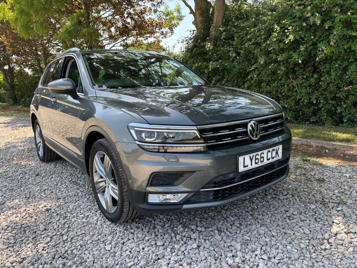 Volkswagen TIGUAN 2.0 TDI BlueMotion Tech SEL DSG 4Motion Euro 6 (s/s) 5dr