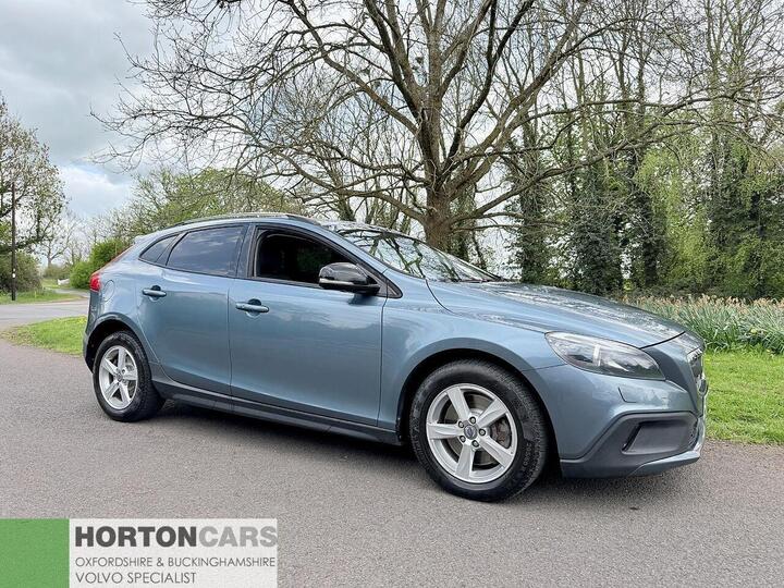 Volvo V40 Cross Country 2.0 T5 Lux Nav Hatchback 5dr Petrol Geartronic AWD Euro 6 (s/s) (245 Ps) Volvo V40 Cross Country 2.0 T5 Lux Nav Hatchback 5dr Petrol Geartronic AWD Euro 6 (s/s) (245 Ps)