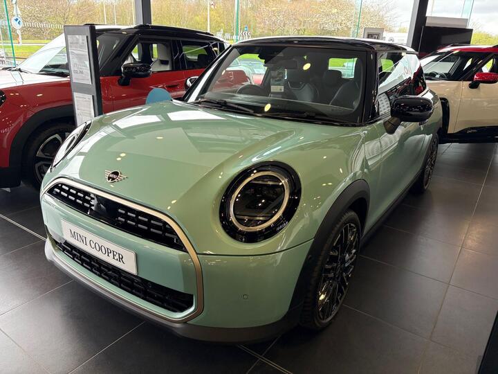 MINI Cooper 1.5C Exclusive Steptronic Euro 6 (s/s) 3dr
