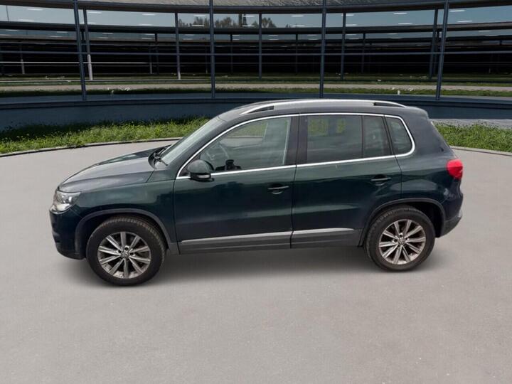Volkswagen TIGUAN 2.0 TDI BlueMotion Tech SE DSG 4WD Euro 5 (s/s) 5dr