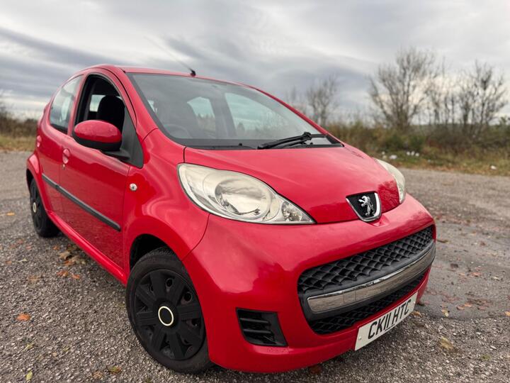 Peugeot 107 1.0 12V Urban Euro 5 5dr Peugeot 107 1.0 12V Urban Euro 5 5dr