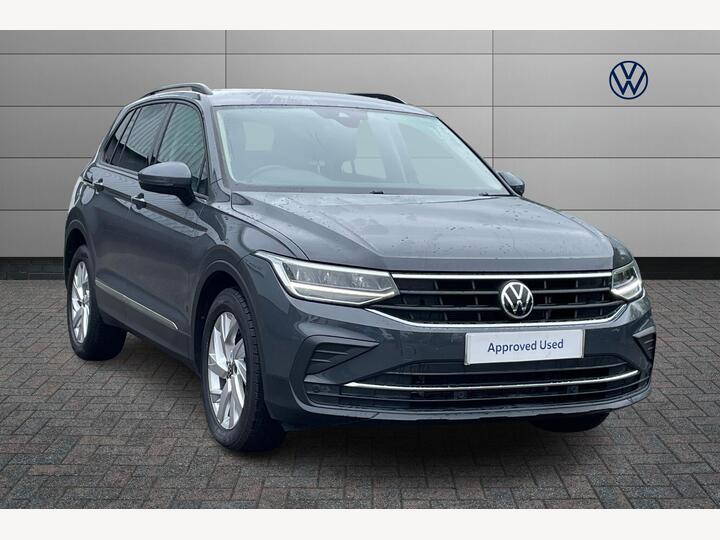 Volkswagen Tiguan 1.5 TSI Life Euro 6 (s/s) 5dr Volkswagen Tiguan 1.5 TSI Life Euro 6 (s/s) 5dr
