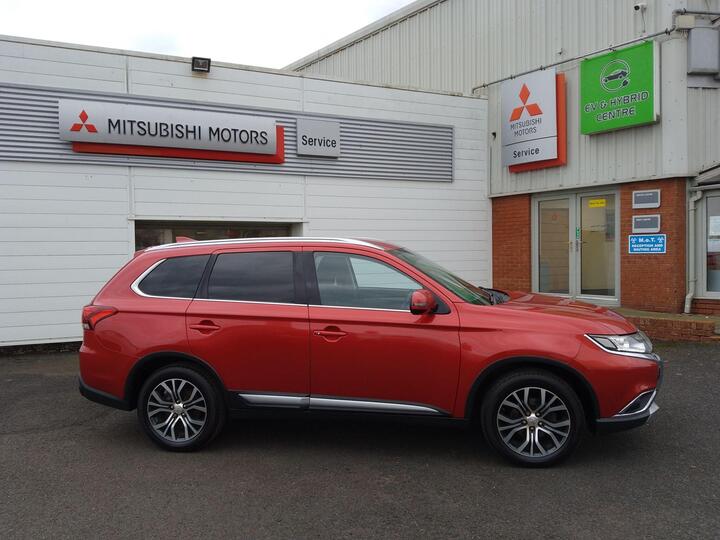 Mitsubishi Outlander 2.2 DI-D Juro 4WD Euro 6 (s/s) 5dr Mitsubishi Outlander 2.2 DI-D Juro 4WD Euro 6 (s/s) 5dr