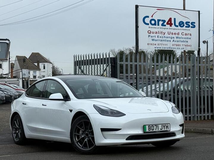 Tesla Model 3 Standard Range Plus Auto RWD 4dr