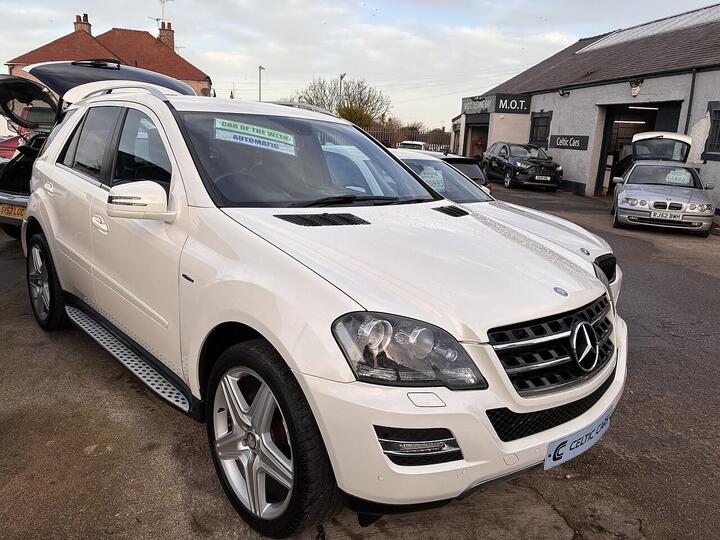 Mercedes-Benz M Class 3.0 ML350 CDI V6 BlueEfficiency Grand Edition G-Tronic 4WD Euro 5 5dr Mercedes-Benz M Class 3.0 ML350 CDI V6 BlueEfficiency Grand Edition G-Tronic 4WD Euro 5 5dr