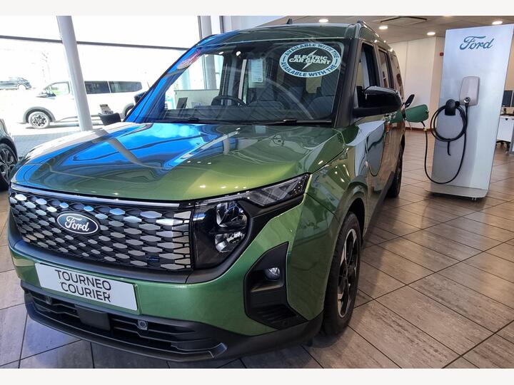 Ford E-Tourneo Courier 43kWh Titanium Auto 5dr