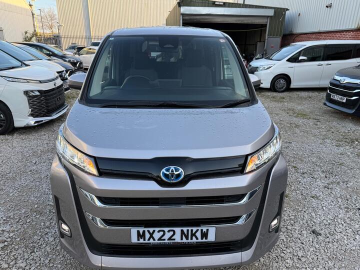 Toyota Voxy New Shape UBER ACCEPT XL Finance Availab