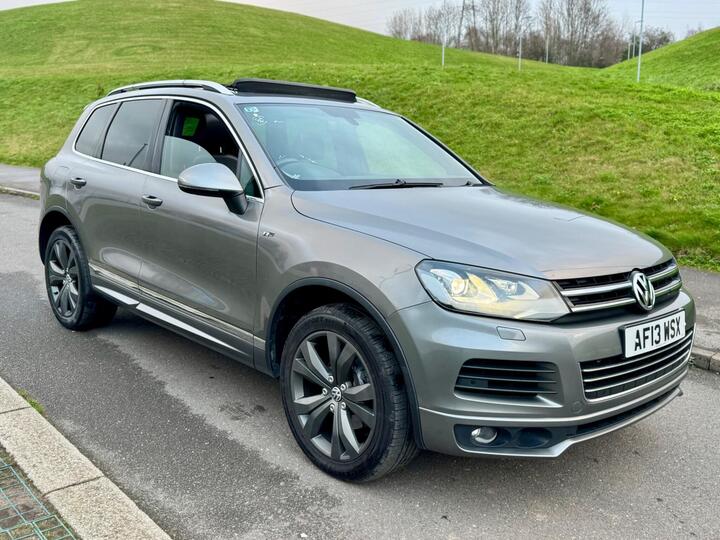 Volkswagen Touareg 3.0 TDI V6 BlueMotion Tech R-Line Tiptronic 4WD Euro 5 (s/s) 5dr