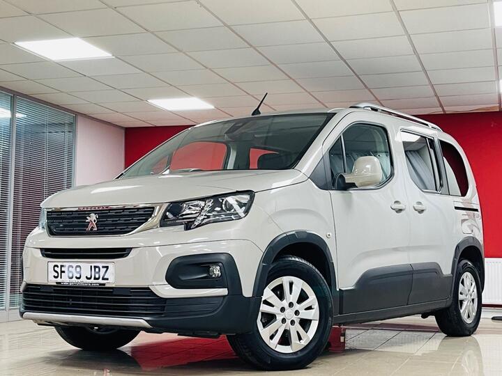 Peugeot Rifter 1.5 BlueHDi Allure Standard MPV Euro 6 5dr Peugeot Rifter 1.5 BlueHDi Allure Standard MPV Euro 6 5dr