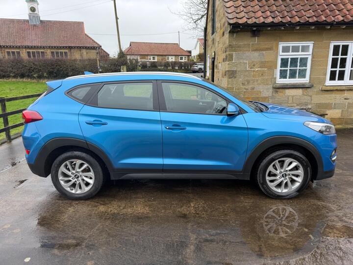 Hyundai TUCSON 1.7 CRDi Blue Drive SE Euro 6 (s/s) 5dr Hyundai TUCSON 1.7 CRDi Blue Drive SE Euro 6 (s/s) 5dr