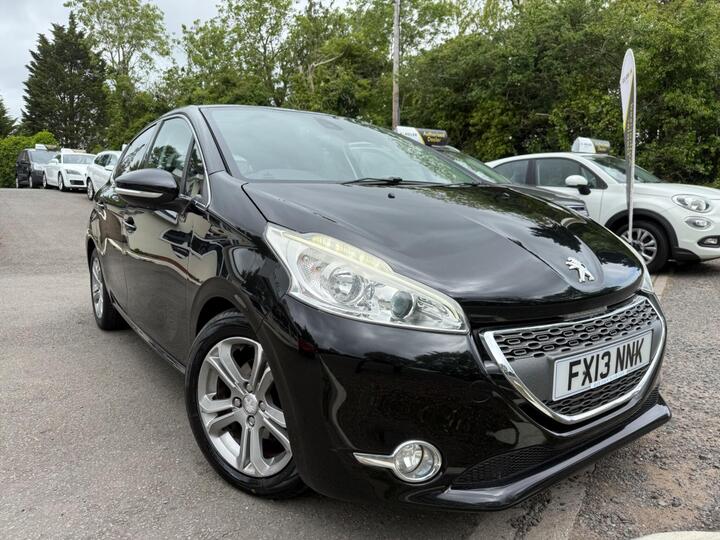 Peugeot 208 1.6 E-HDi Allure Euro 5 (s/s) 5dr