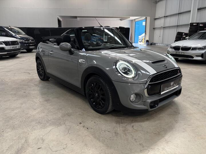 MINI Convertible 2.0 Cooper S Classic Steptronic Euro 6 (s/s) 2dr
