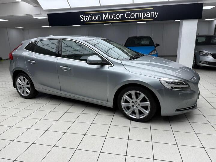 Volvo V40 2.0 D2 Inscription Auto Euro 6 (s/s) 5dr