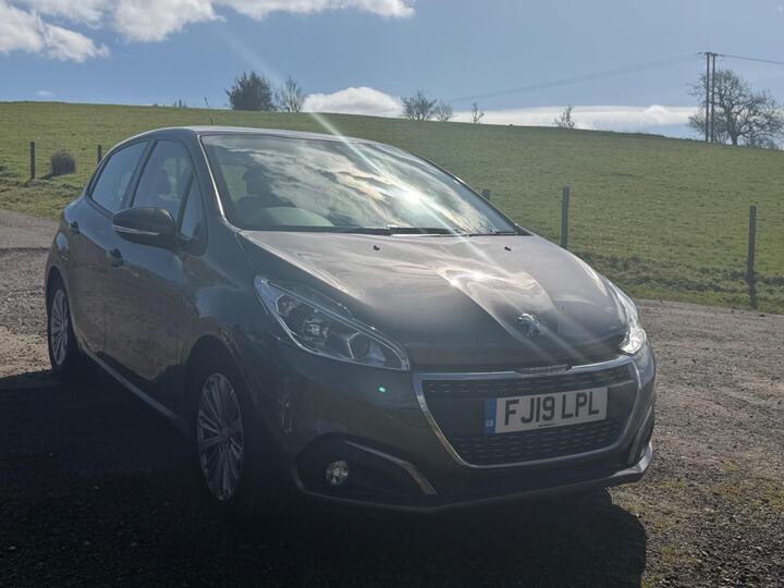 Peugeot 208 1.2 PureTech Signature Euro 6 (s/s) 5dr