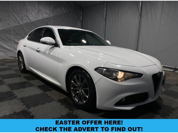 Alfa Romeo GIULIA 2.2 TD Super Auto Euro 6 (s/s) 4dr Alfa Romeo GIULIA 2.2 TD Super Auto Euro 6 (s/s) 4dr