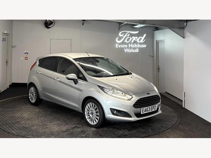 Ford FIESTA HATCHBACK 1.6 Titanium Powershift Euro 5 5dr