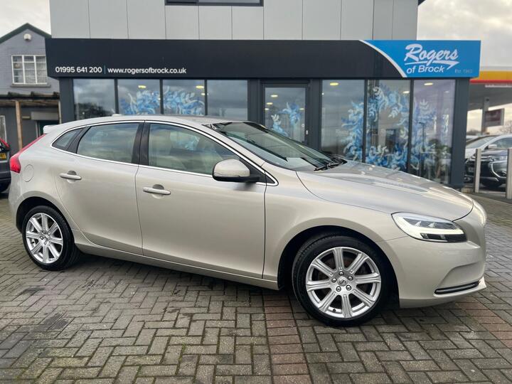 Volvo V40 2.0 T3 GPF Inscription Euro 6 (s/s) 5dr