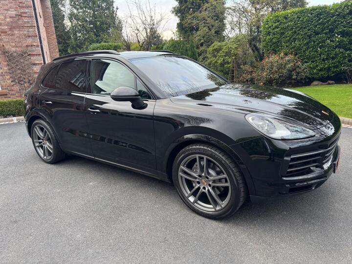 Porsche Cayenne 3.0T V6 Platinum Edition TiptronicS 4WD Euro 6 (s/s) 5dr Porsche Cayenne 3.0T V6 Platinum Edition TiptronicS 4WD Euro 6 (s/s) 5dr