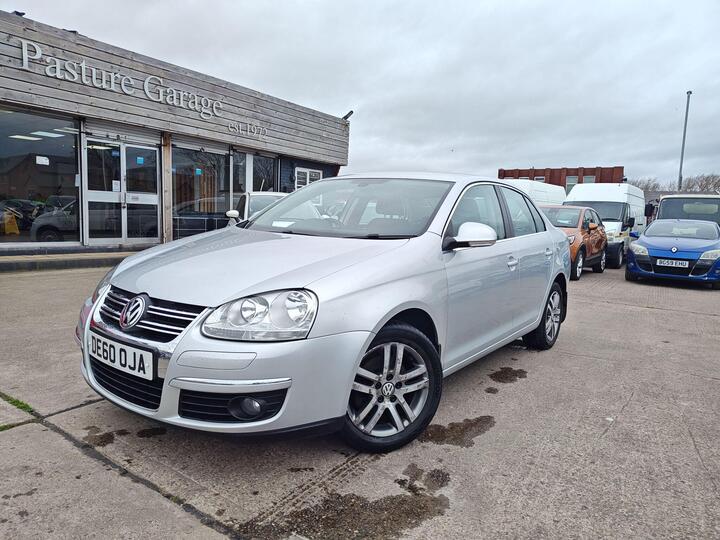 Volkswagen Jetta 1.4 TSI SE Euro 4 4dr Volkswagen Jetta 1.4 TSI SE Euro 4 4dr