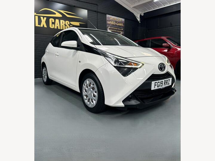 Toyota AYGO 1.0 VVT-i X-play X-shift Euro 6 5dr