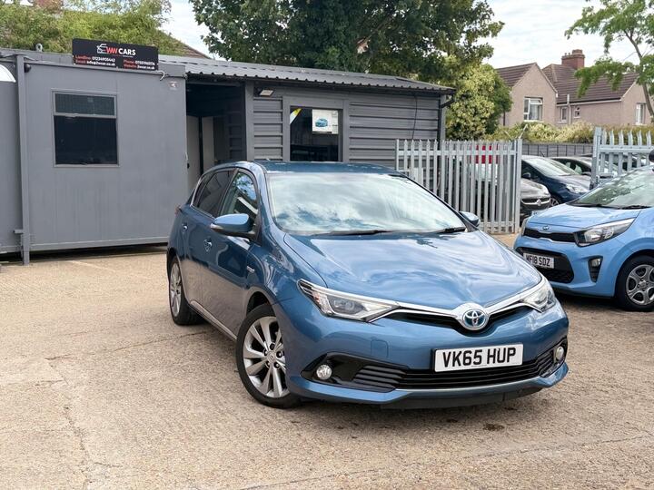 Toyota Auris 1.8 VVT-h Design CVT Euro 6 (s/s) 5dr