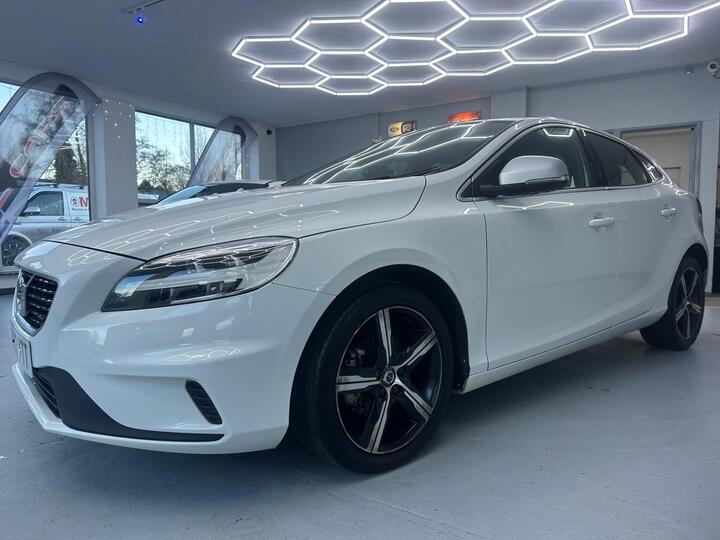 Volvo V40 2.0 D2 R-Design Nav Plus Euro 6 (s/s) 5dr
