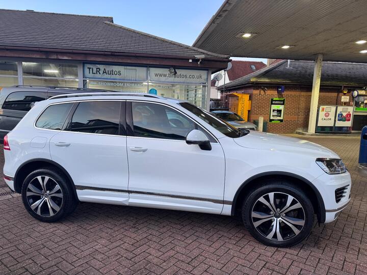 Volkswagen Touareg 3.0 TDI V6 BlueMotion Tech R-Line Tiptronic 4WD Euro 6 (s/s) 5dr