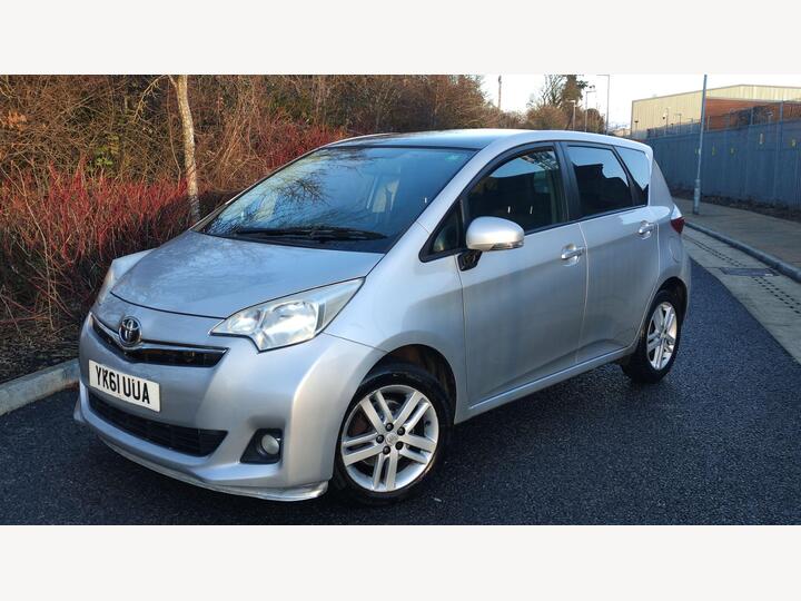 Toyota Verso S 1.33 Dual VVT-i T Spirit Euro 5 5dr