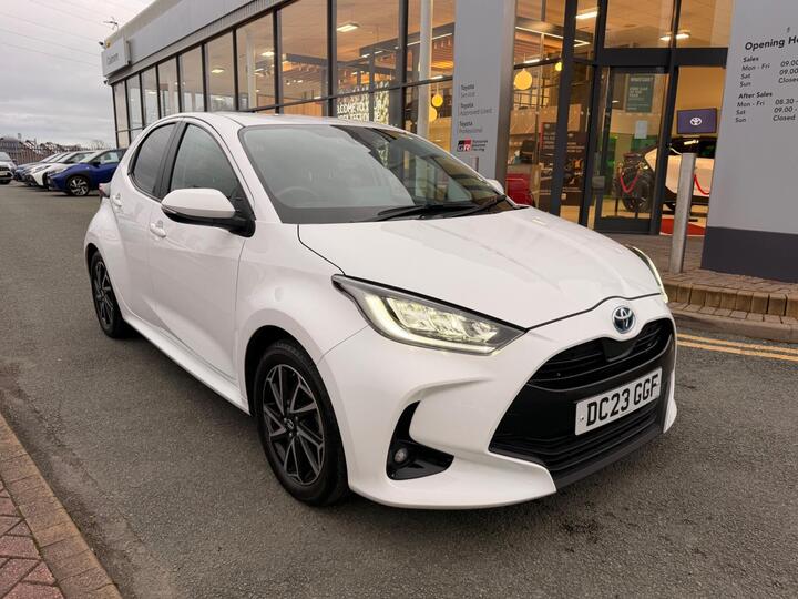 Toyota Yaris 1.5 VVT-h Design E-CVT Euro 6 (s/s) 5dr