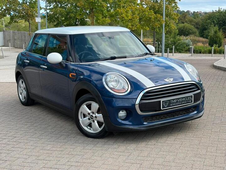 MINI HATCH 1.5 Cooper Auto Euro 6 (s/s) 5dr