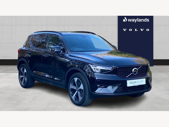 Volvo XC40 2.0 B3 MHEV Plus Dark DCT Auto Euro 6 (s/s) 5dr