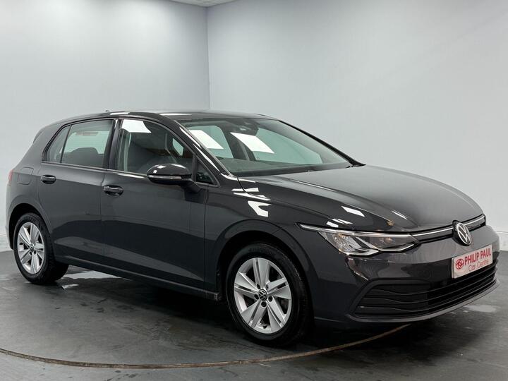 Volkswagen Golf 2.0 TDI Life Euro 6 (s/s) 5dr Volkswagen Golf 2.0 TDI Life Euro 6 (s/s) 5dr