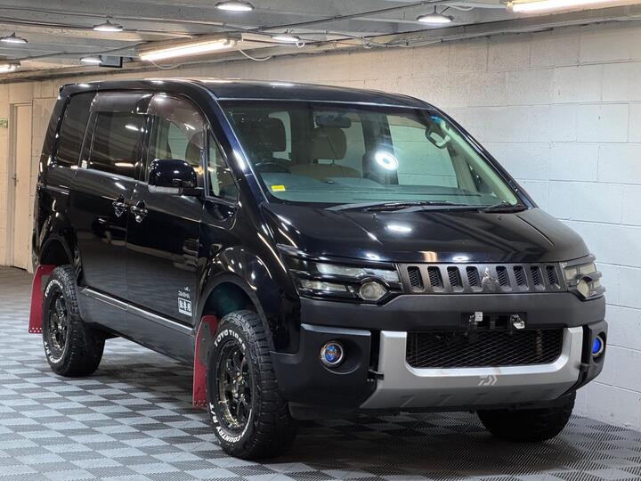 Mitsubishi Delica D5 2.4 G POWER PACKAGE 4WD Fresh Import