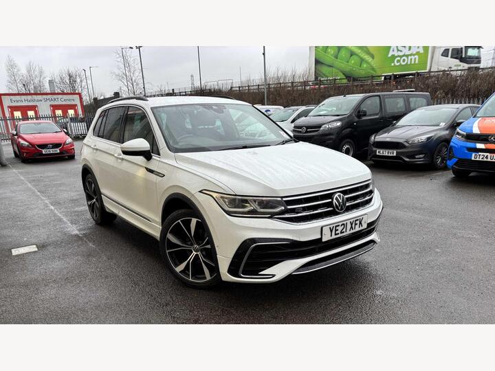 Volkswagen TIGUAN DIESEL ESTATE 2.0 TDI R-Line DSG Euro 6 (s/s) 5dr