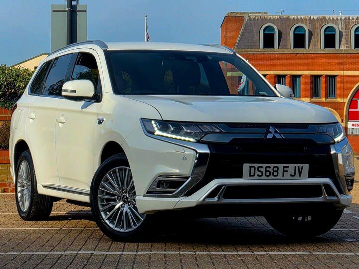 Mitsubishi Outlander 2.4h TwinMotor 13.8kWh 4hs CVT 4WD Euro 6 (s/s) 5dr