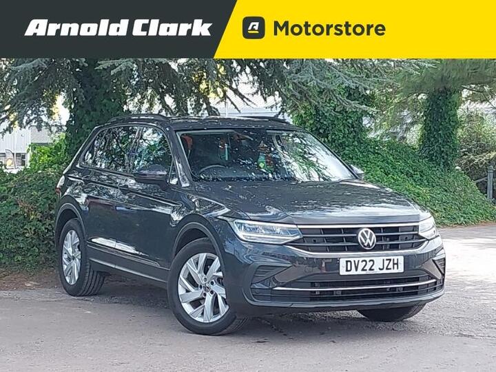 Volkswagen Tiguan 2.0 TDI Life DSG Euro 6 (s/s) 5dr Volkswagen Tiguan 2.0 TDI Life DSG Euro 6 (s/s) 5dr