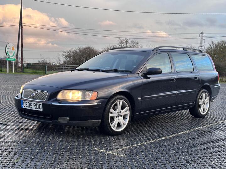 Volvo V70 2.4 SE 5dr