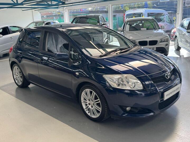 Toyota AURIS 1.6 VVT-i SR 5dr