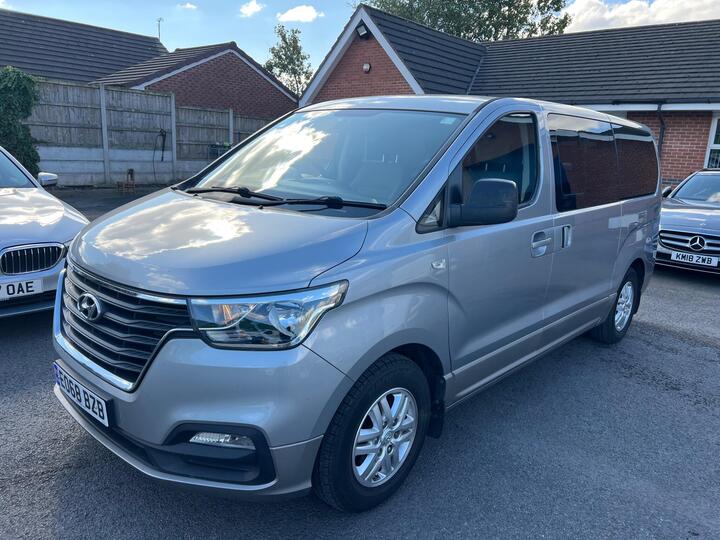 Hyundai I800 2.5 CRDi SE Nav Euro 6 5dr Hyundai I800 2.5 CRDi SE Nav Euro 6 5dr