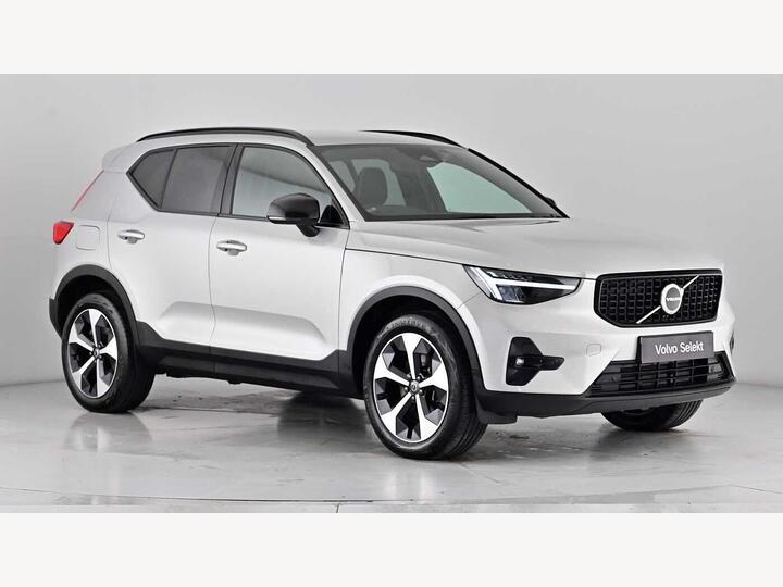 Volvo XC40 2.0 B3 MHEV Plus Dark DCT Auto Euro 6 (s/s) 5dr